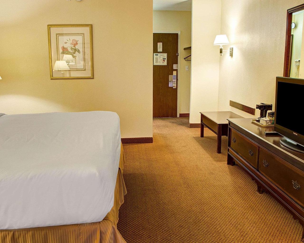 Quality Inn North Yellow Tavern Εξωτερικό φωτογραφία
